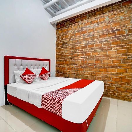 Super Oyo 91173 Guesthouse King Puntodewo Pakualaman Екстериор снимка