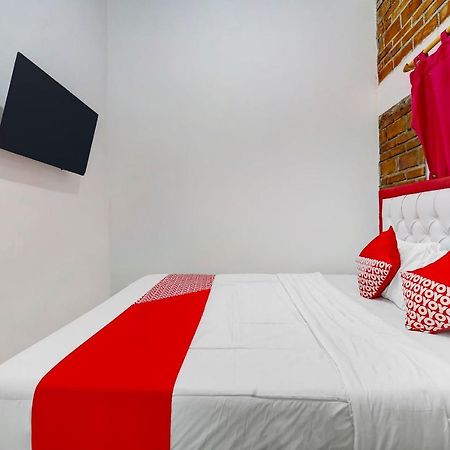 Super Oyo 91173 Guesthouse King Puntodewo Pakualaman Екстериор снимка