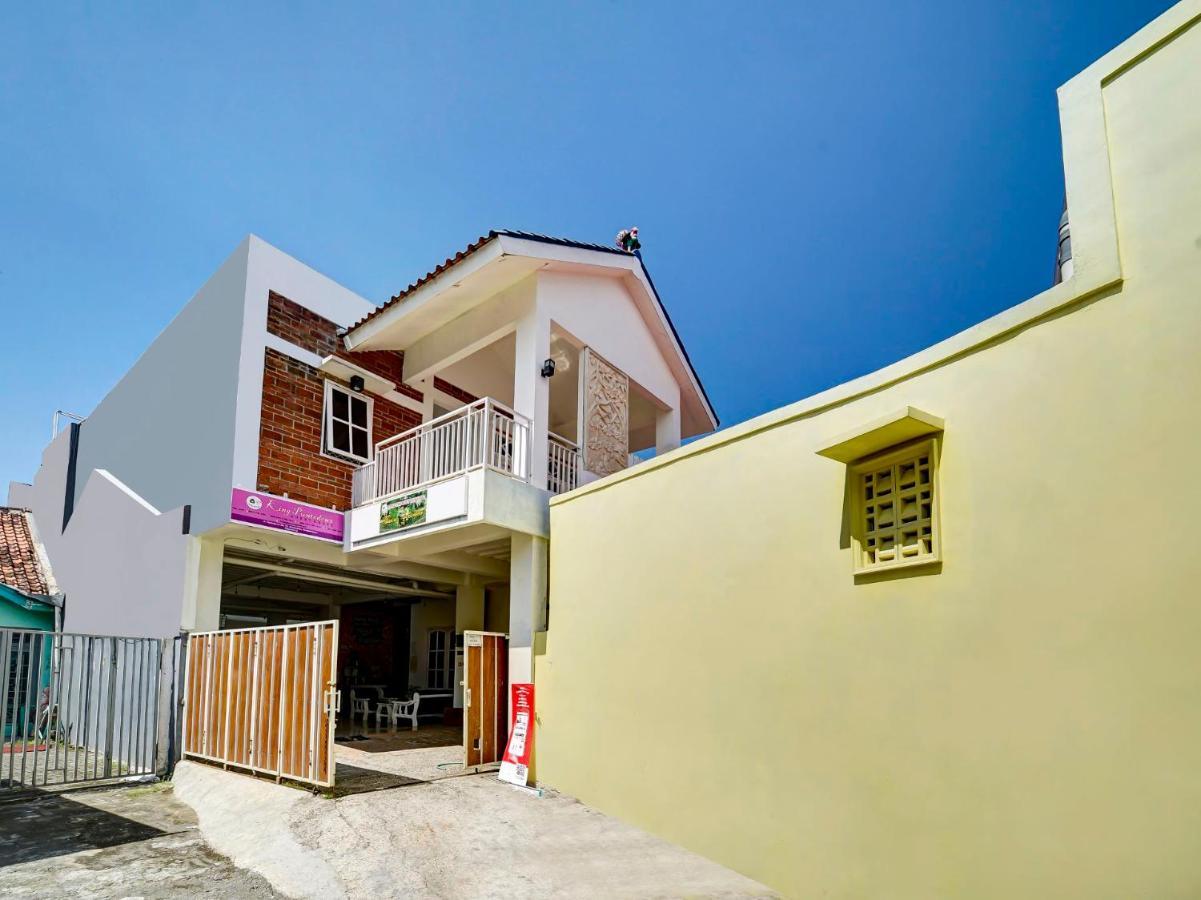 Super Oyo 91173 Guesthouse King Puntodewo Pakualaman Екстериор снимка
