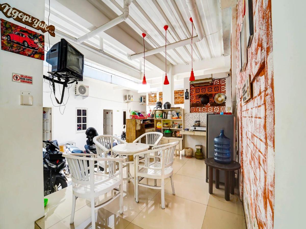 Super Oyo 91173 Guesthouse King Puntodewo Pakualaman Екстериор снимка