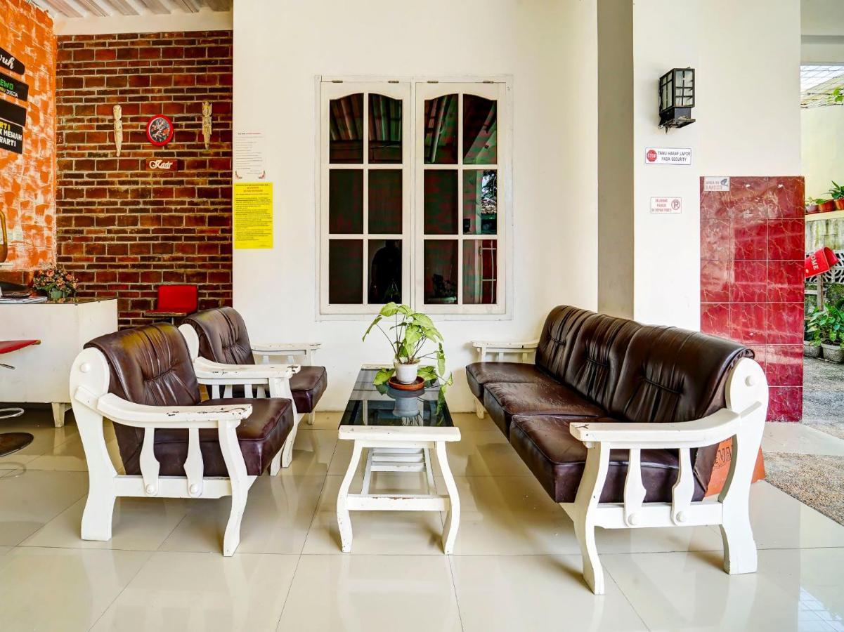 Super Oyo 91173 Guesthouse King Puntodewo Pakualaman Екстериор снимка