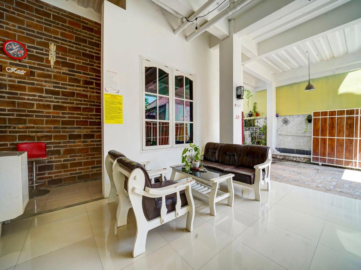 Super Oyo 91173 Guesthouse King Puntodewo Pakualaman Екстериор снимка