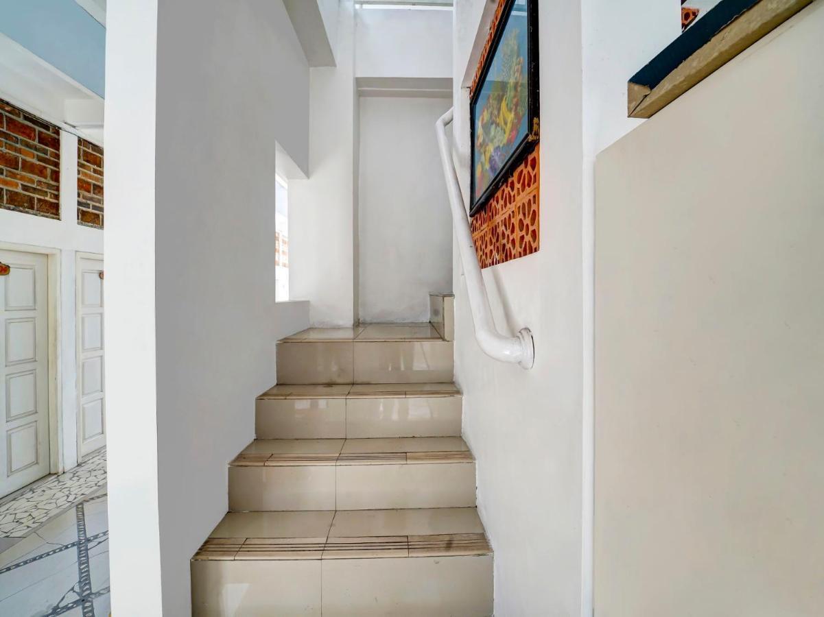 Super Oyo 91173 Guesthouse King Puntodewo Pakualaman Екстериор снимка